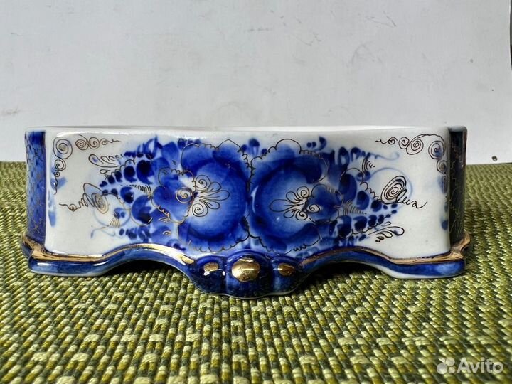 Шкатулка. Гжель. Авторская. Позолота. Клеймо