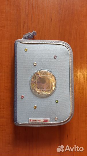 Пенал для школы. В комплекте карандаши