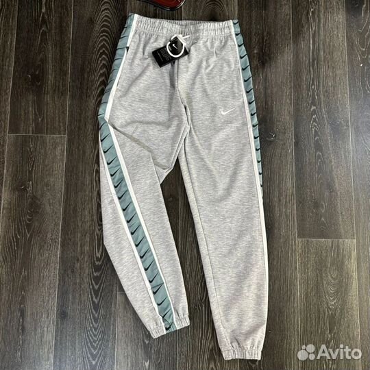 Спортивные штаны nike