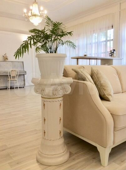 Дом 574,2 м² на участке 4,49 га