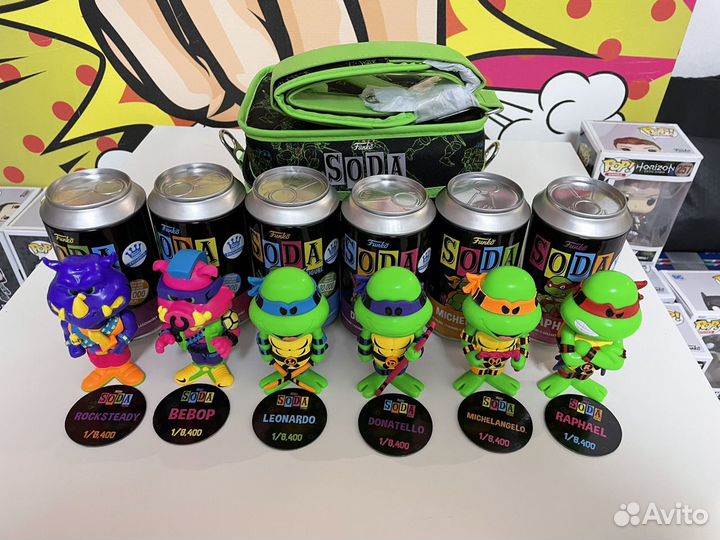 Фигурки Black light Funko Soda