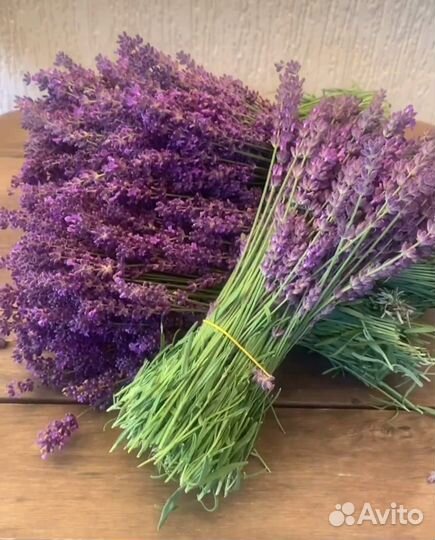 Живые масла лаванды, лилии, шалфея, розы, сосны