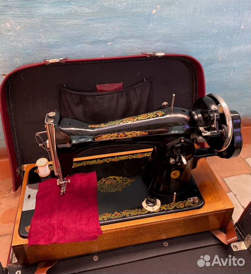 Швейная машинка 