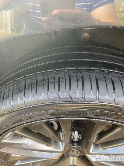 Winrun R330 235/40 R18