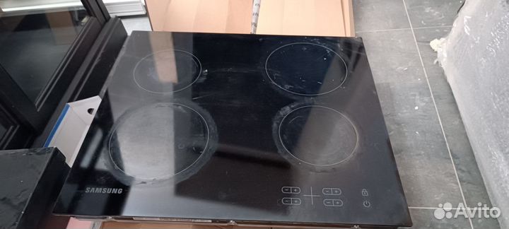 Электрическая варочная поверхность Samsung C61R2A