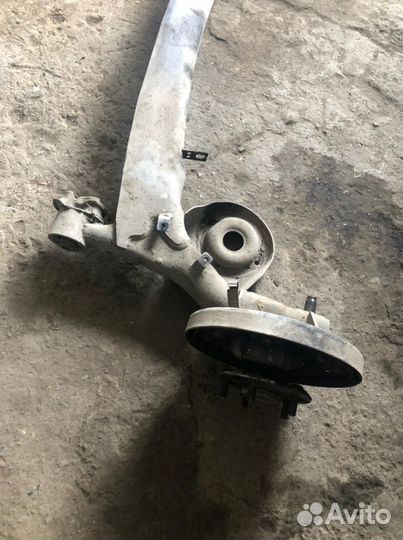 Балка задняя Toyota noah