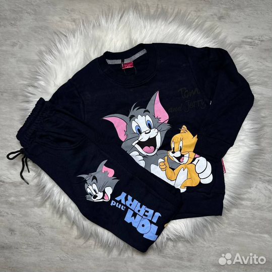 Костюмы оптом в наличии