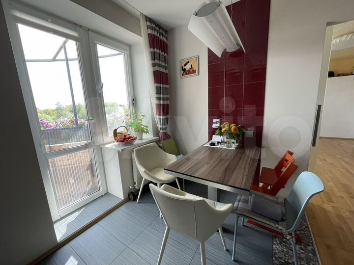 3-к. квартира, 93 м², 5/5 эт.