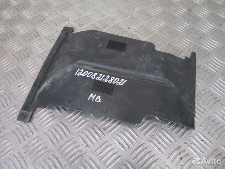 Накладка на рулевой механизм Mercedes-Benz A943680