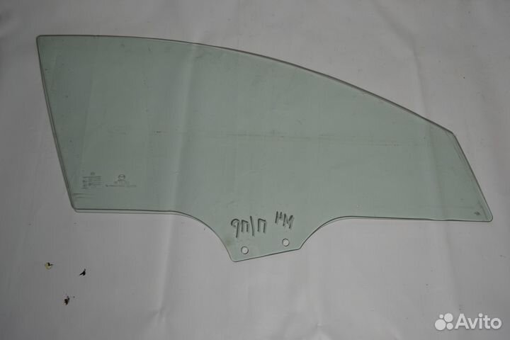 Стекло двери передней правой Mazda 3 BL
