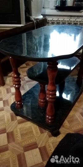 Журнальный столик