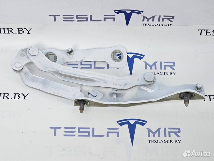 Петля крышки багажника правая Tesla Model 3 2023