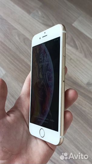 Телефон iPhone 6s