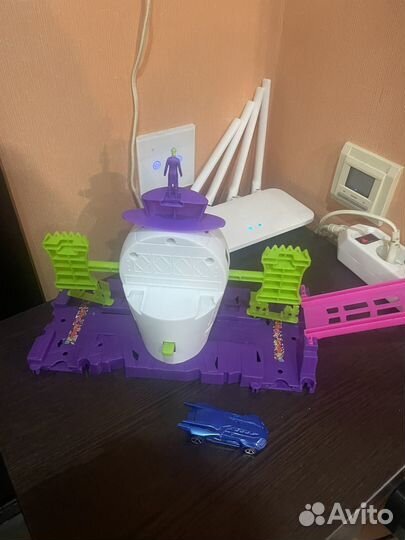 Hot wheels трек Готэм Сити джокер