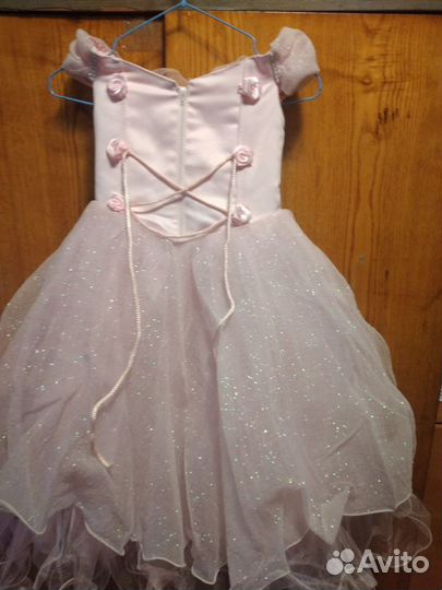 Платье праздничное