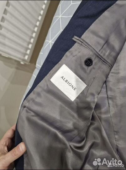 Костюм из 100% шерсти Albione