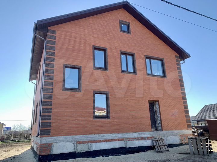 Дом 270 м² на участке 15 сот.