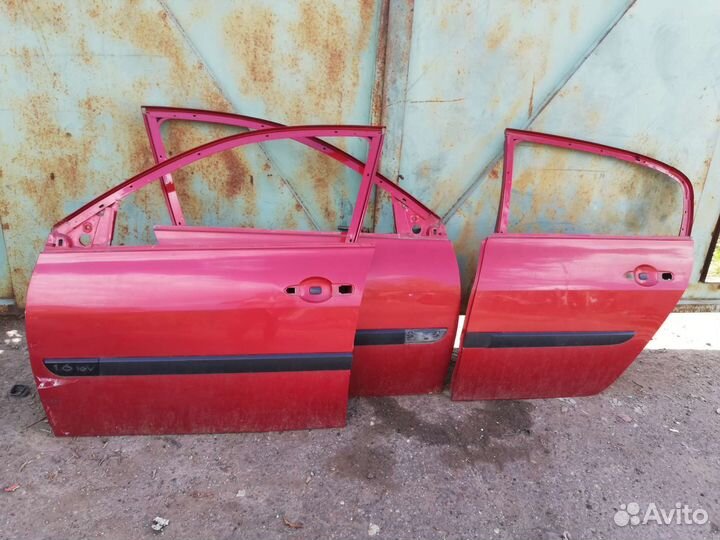 Дверь Рено Меган 2