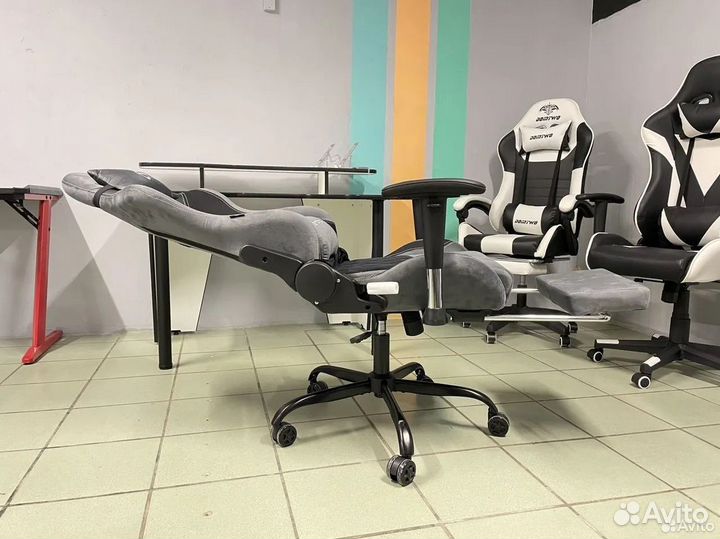 Компьютерное игровое кресло геймерское с массажем