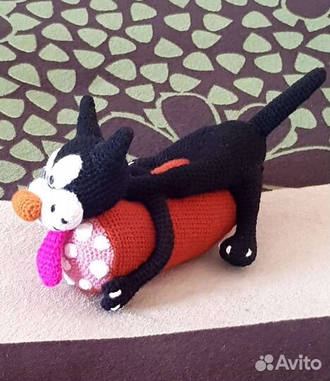 Игрушка кот на колбасе