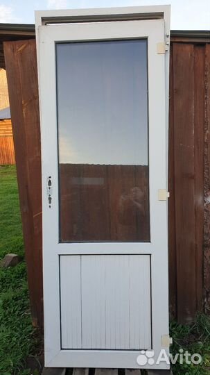 Дверь пластиковая