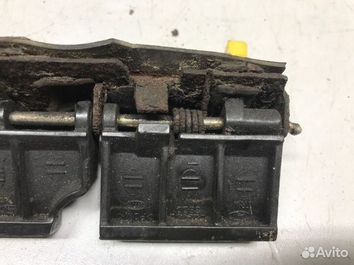 Кнопка открывания багажника Kia Sportage II 2.0