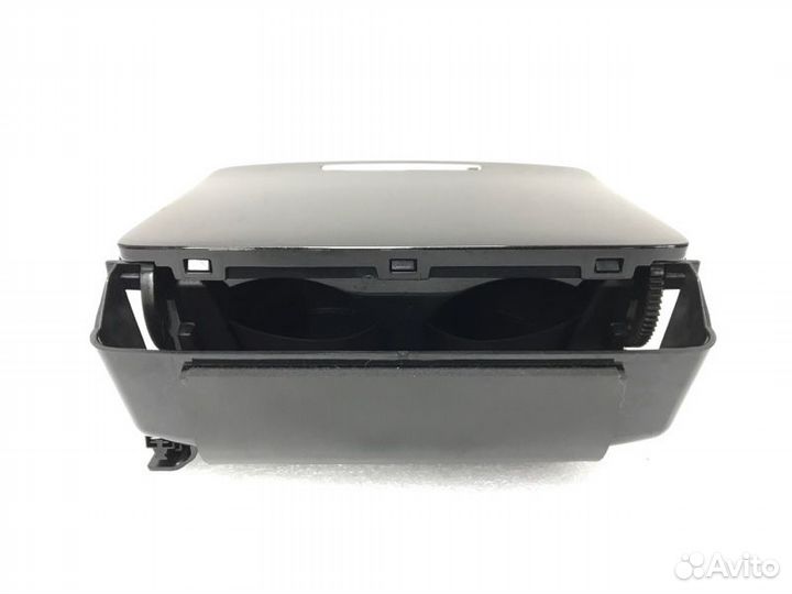 Подстаканник Mitsubishi Outlander 2020