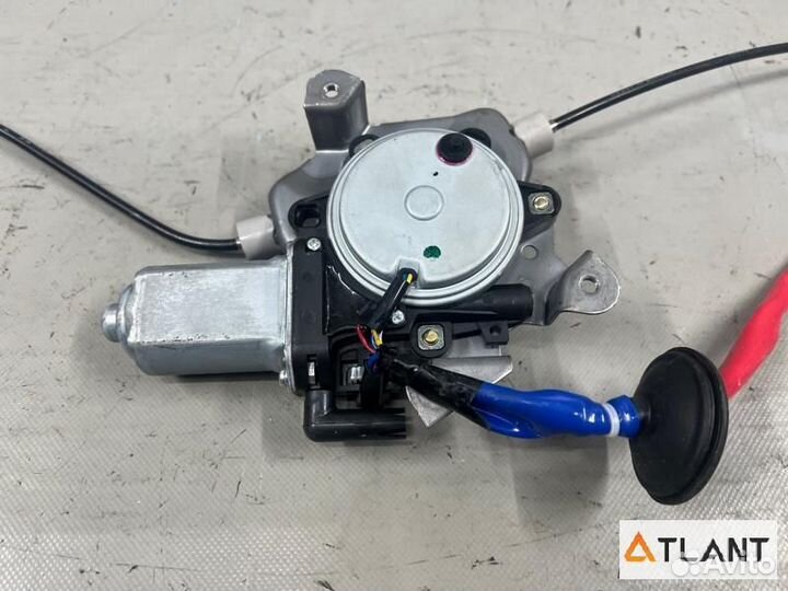 Стеклоподъемник передний правый nissan stagea