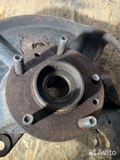 Кулак поворотный передний левый Mazda Cx-7 ER