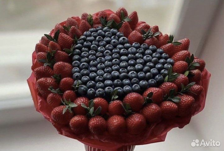 Клубника в шоколаде букеты