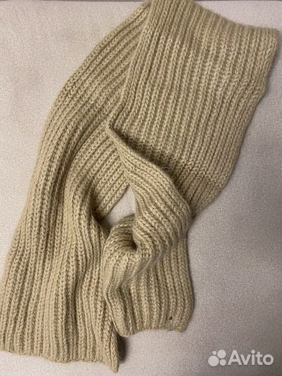 Вязанный набор шапка, шарф и варежки