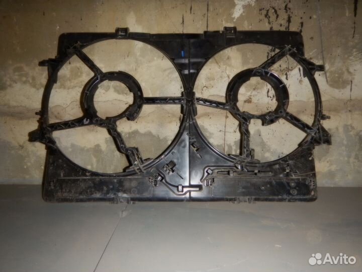 Диффузор вентилятора Audi A4 B8