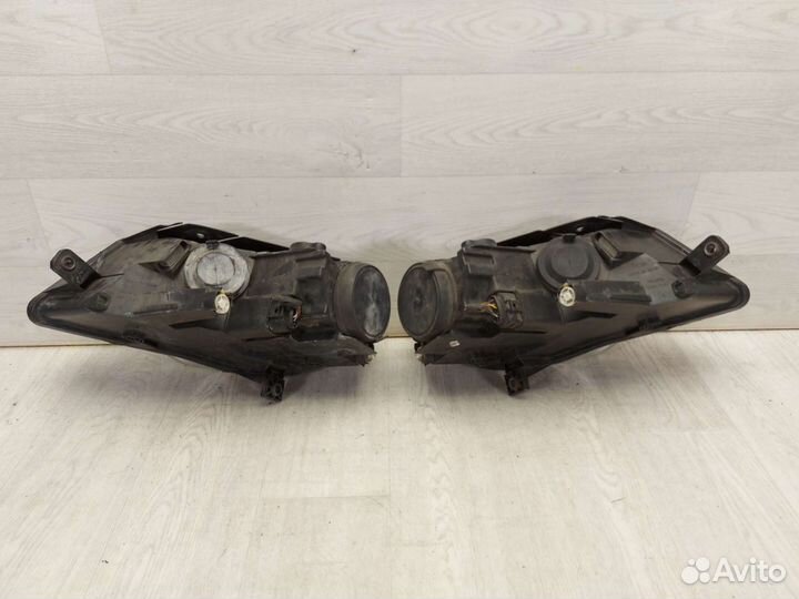 Фары Volkswagen Passat B6. 2005-2010 Комплект