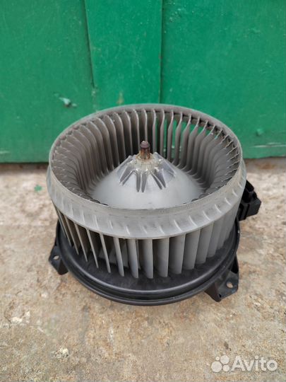 Моторчик печки subaru