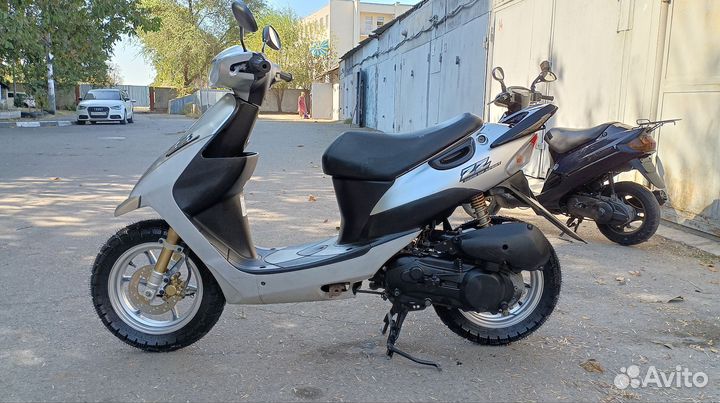 Скутер с Японии Suzuki ZZ inch sport Без пробега