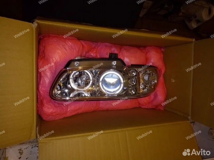 Фары Chrysler Caravan Voyager 3 95-01 AE хром