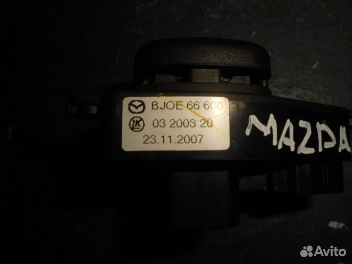Переключатель регулировки зеркала (Mazda 3)