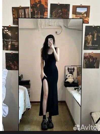 Платье черное с разрезом