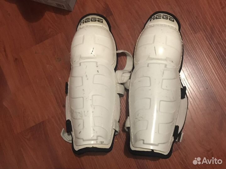 Щитки хоккейные mega