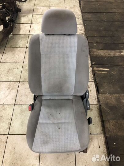Сиденья Mitsubishi Montero Sport 1