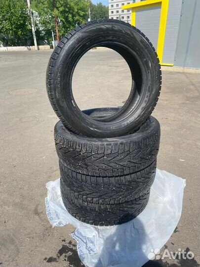 Nokian Tyres Hakkapeliitta R2 SUV 215/60 R17 100R
