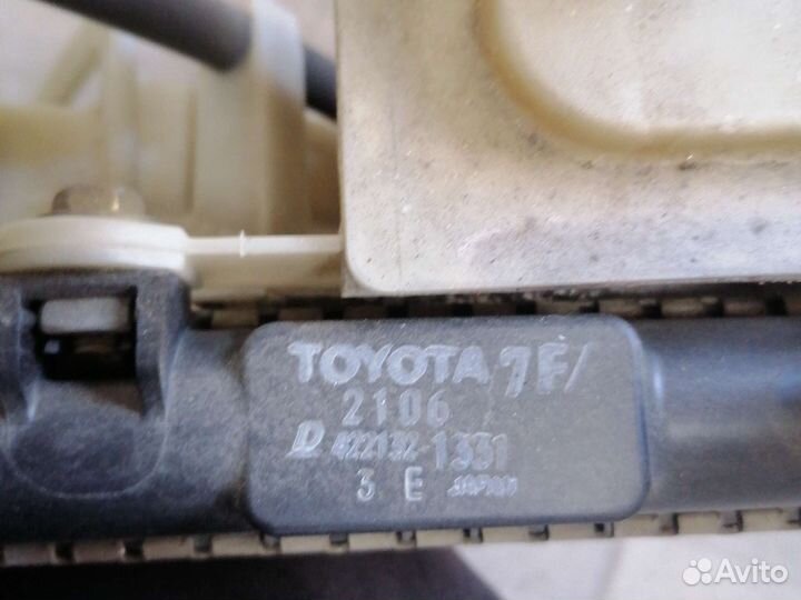 Радиатор охлаждения Toyota platz