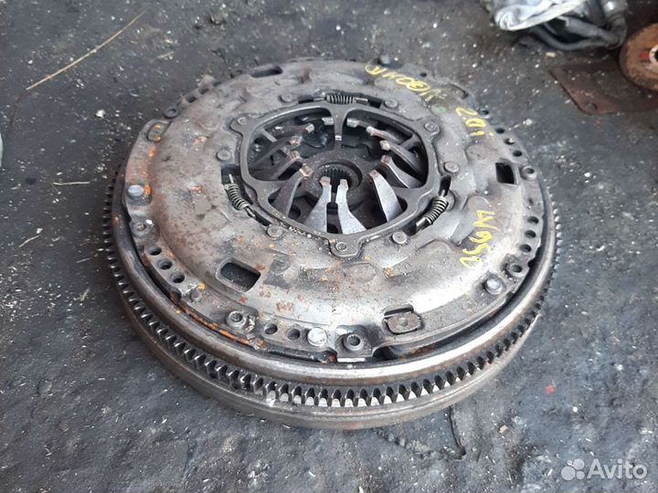 Маховик Фольксваген Шкода 2.0FSI двухмассовый