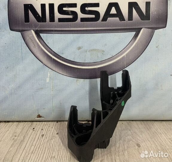 Кронштейн крепление троса кпп Nissan almera G15
