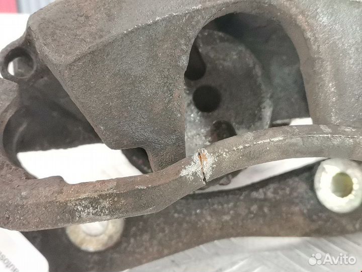 Суппорт передний левый для Peugeot-Citroen C5 1