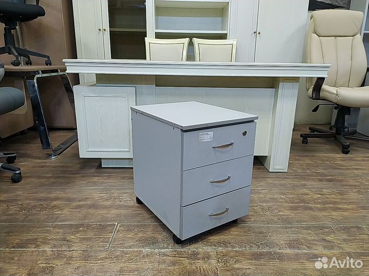 Тумба подкатная 3 ящ. б/у 40х50х55 09429-сер