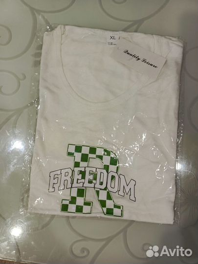 Футболка женская