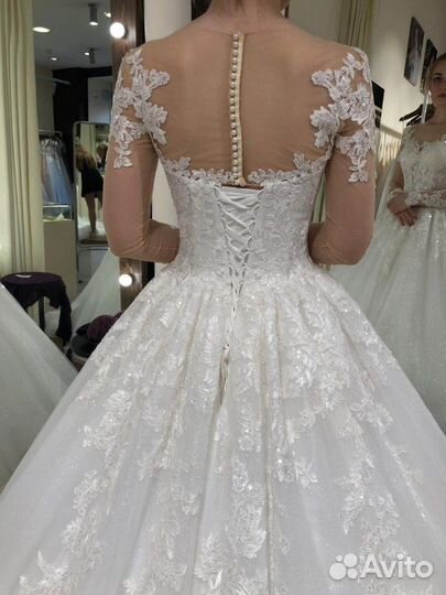 Свадебное платье