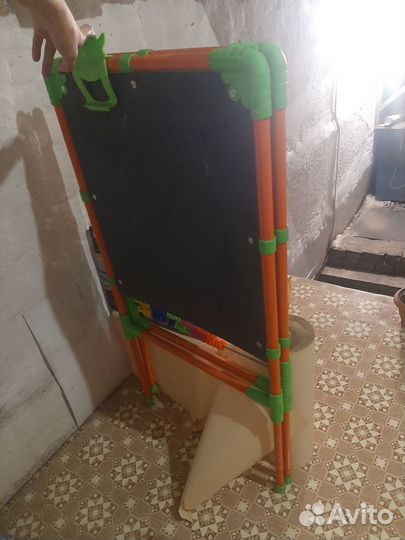 Рисовать маркерами, мелками, на бумаге мольберт