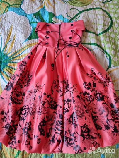 Платье праздничное